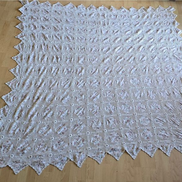 Vintage Crochet Bedspread Hand Made Floral Print 83" x 88" Cottage core - Picture 7 of 7